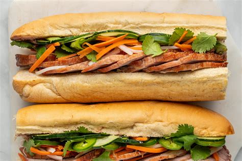  Bánh Mì Cá Jinzhong: Sự kết hợp hoàn hảo giữa hải sản tươi ngon và bánh mì giòn rụm!